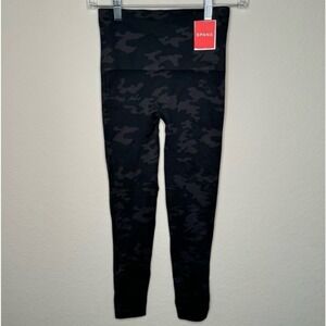 NWT Spanx Women's Look at Me Now Leggings in Black Camo- Sz Sm (2-4)‎